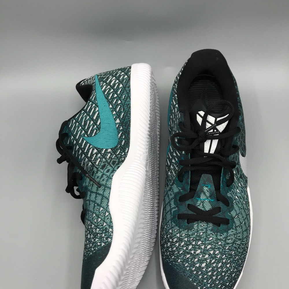 Nike Men’s Kobe Mamba Instinct Basketball Shoes - Picture 4 of 6